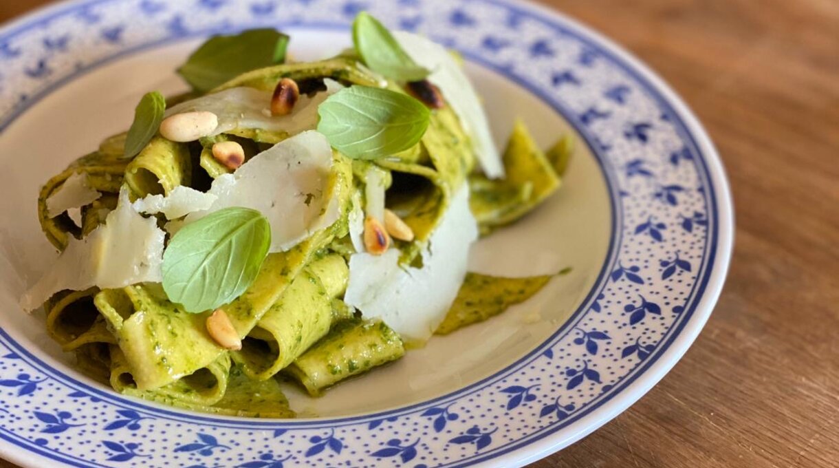 Basil pesto pappardelle by Martin Zahumenský