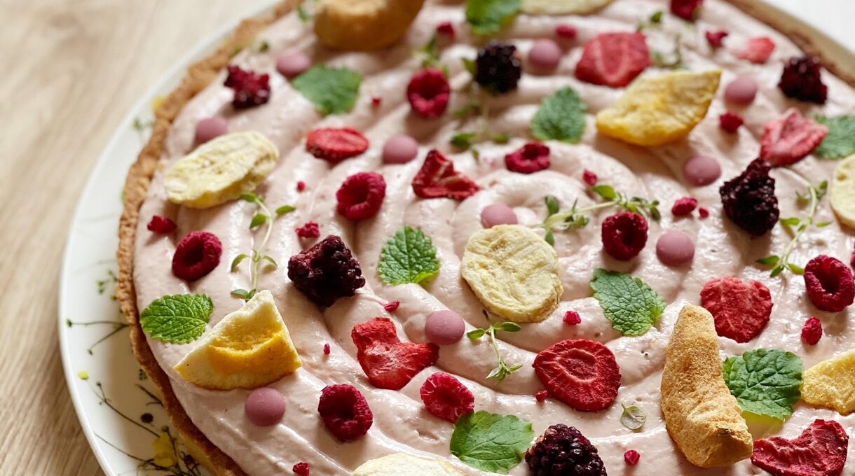 Veľkonočný rebarborový tart od Lulus Bakery Veľkonočný rebarborový tart od Lulus Bakery