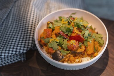 Voňavé kari s tekvicou, mrkvou a baklažánom Voňavé kari s tekvicou, mrkvou a baklažánom